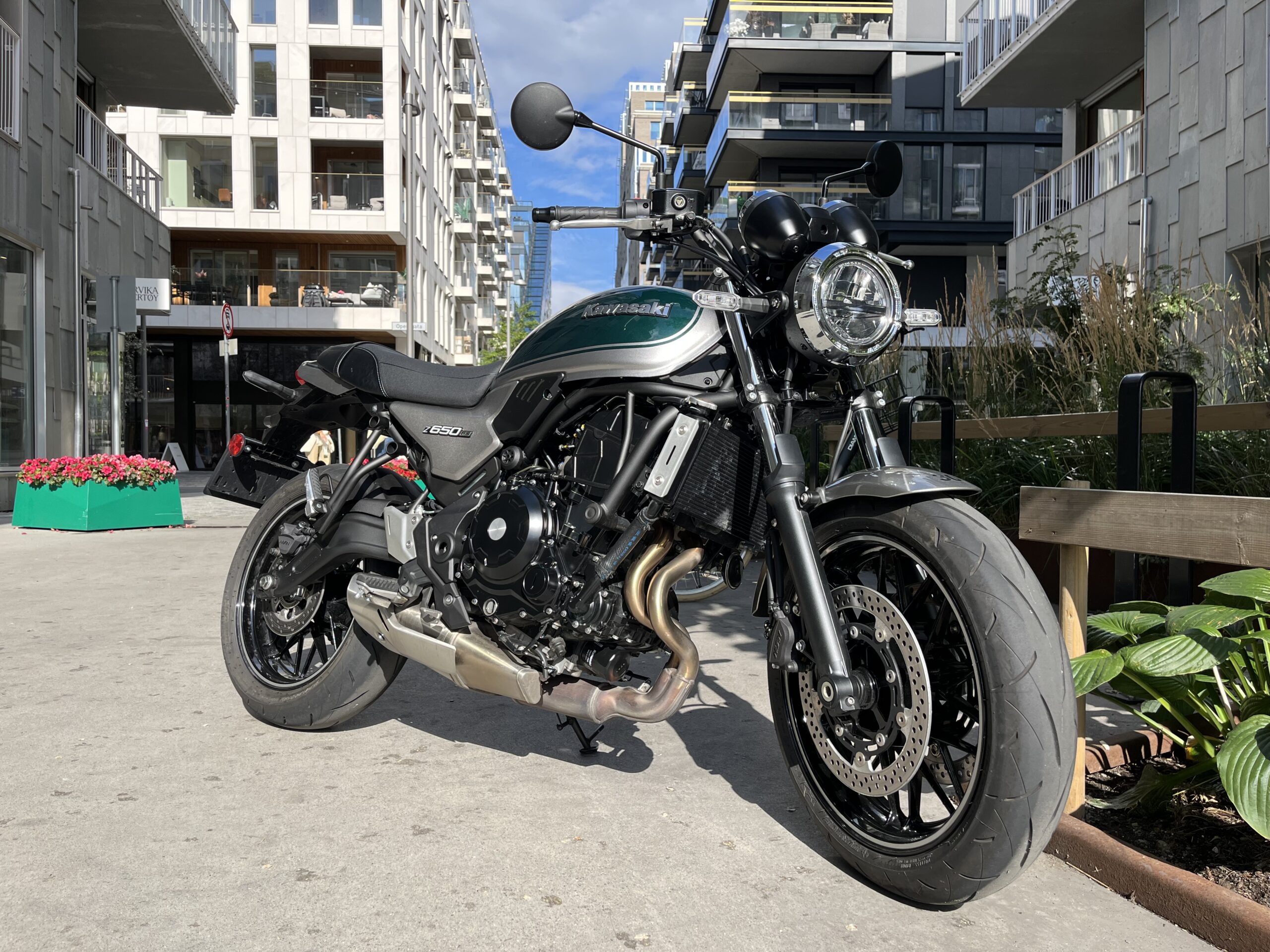 Kawasaki Z 650 RS classic yes but fierce and absolutely capable